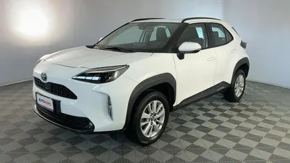 Usata Toyota Yaris Hybrid Active 116 CV (85 kW) 2023 Bianco