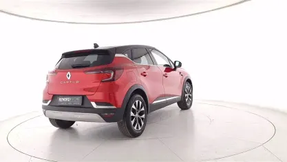 Usado Renault Captur Techno 91 HP (66 kW) 2022 Vermelho SUV