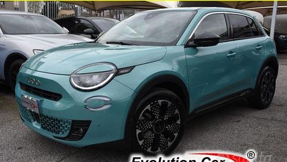 Gebraucht Fiat 600 La Prima 101 PS (74 kW) 2024 Blau SUV