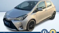 Grigio metallizzato Usata 2018 Toyota Yaris Hybrid Active Tre volumi | 13.500 € (Buon prezzo)