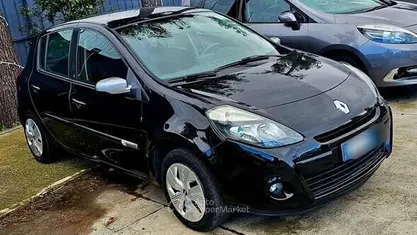 Nero Usata 2011 Renault Clio II Berlina | 5400 € (Buon prezzo)