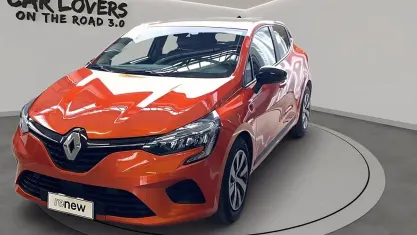Usata Renault Clio Equilibre 101 CV (74 kW) 2023 Arancione Utilitaria
