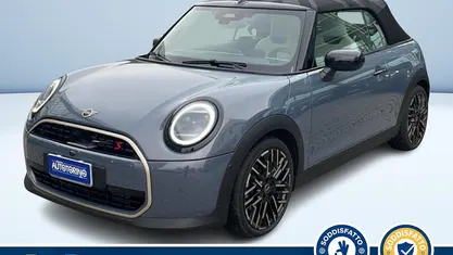 Grigio metallizzato Usata 2025 Mini Cooper Favoured Due volumi | 35.900 € (Buon prezzo)