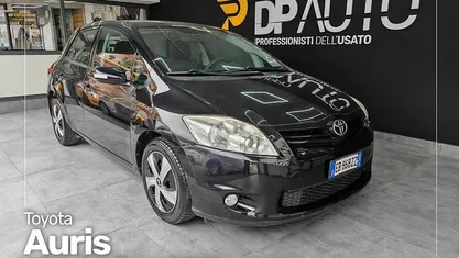 Usata Toyota Auris 99 CV (72 kW) 2010 Nero Utilitaria
