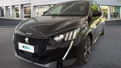 Usata Peugeot e-208 GT 100 kW (136 CV) 2022 Nero Utilitaria