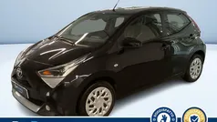 Nero metallizzato Usata 2021 Toyota Aygo X-play Due volumi | 12.500 € (Buon prezzo)