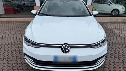 Usata VW Golf VII Life 110 CV (80 kW) 2021 Bianco Utilitaria