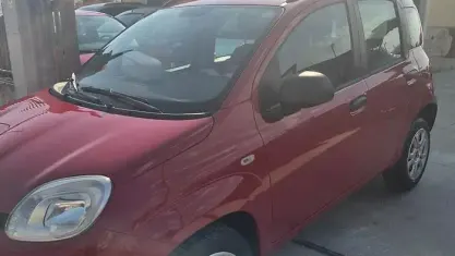 Usata Fiat Panda Lounge 80 CV (58 kW) 2013 Rosso Utilitaria