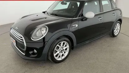 Usata Mini ONE 102 CV (75 kW) 2017 Nero Utilitaria