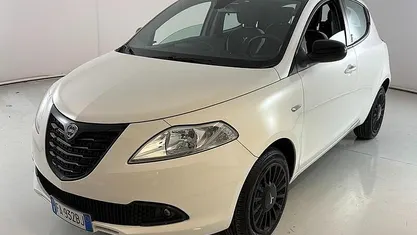 Bianco Usata 2015 Lancia Ypsilon Due volumi | 7400 € (Buon prezzo)