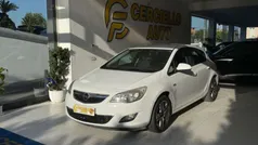 Bianco metallizzato Usata 2011 Opel Astra Cosmo Tre volumi | 4400 € (Buon prezzo)