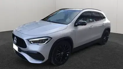 Käytetty Mercedes GLA200 Premium 150 HP (110 kW) 2021 Hopea Katumaasturi