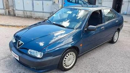 Usata Alfa Romeo 146 103 CV (75 kW) 1997 Blu Utilitaria