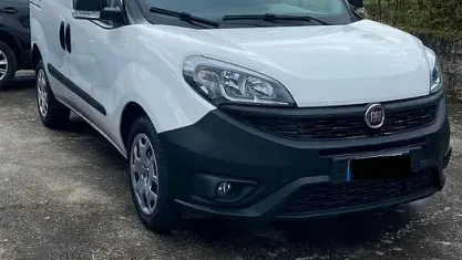 Usata Fiat Doblò S 120 CV (88 kW) 2021 Bianco Monovolume