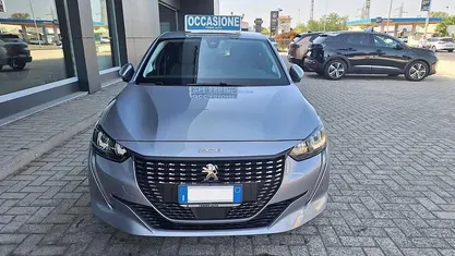 Usata 2021 Peugeot 208 Allure Due volumi | 12.950 € (Buon prezzo)