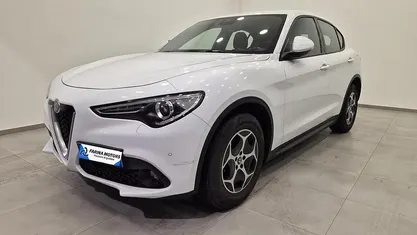 Usata Alfa Romeo Stelvio Business 160 CV (117 kW) 2022 Bianco SUV