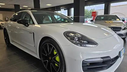 Usata Porsche Panamera 4 Sport Turismo 330 CV (242 kW) 2018 Berlina