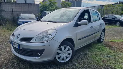 Usata Renault Clio II 75 CV (55 kW) 2008 Berlina