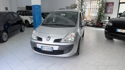 Usata Renault Modus Dynamique 75 CV (55 kW) 2009 Grigio Monovolume