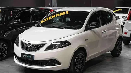 Usata 2022 Lancia Ypsilon Gold Due volumi | 12.900 € (Buon prezzo)