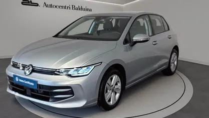 Usata VW Golf VIII Life 116 CV (85 kW) 2025 Grigio Berlina