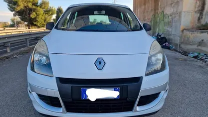 Bianco Usata 2012 Renault Scénic III XMOD Monovolume | 4999 € (Buon prezzo)