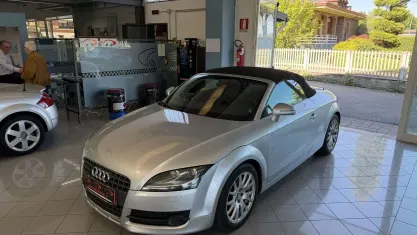 Usata Audi TT Roadster Ambiente 200 CV (147 kW) 2007 Argento Cabrio