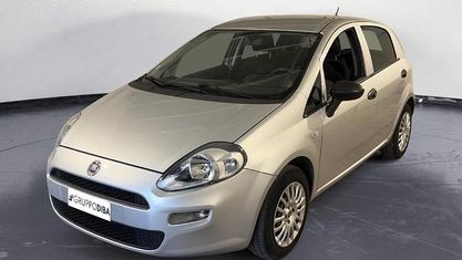 Usado Fiat Punto Street 69 CV (50 kW) 2018 Plateado Utilitario
