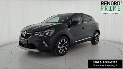 Usata Renault Captur Techno 160 CV (117 kW) 2023 Blu scuro SUV