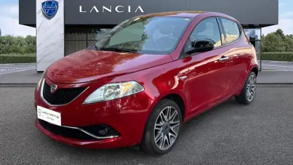 Usata Lancia Ypsilon Platinum 69 CV (50 kW) 2017 Rosso Utilitaria
