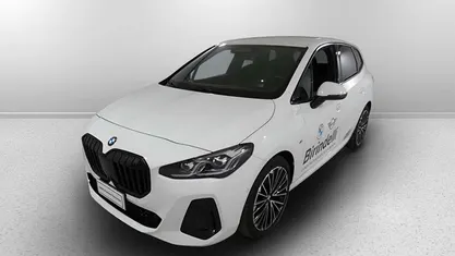 Bianco Usata 2023 BMW 218 Active Tourer M Sport Monovolume | 34.500 € (Buon prezzo)