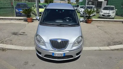 Usata Lancia Musa 90 CV (66 kW) 2010 Grigio Monovolume