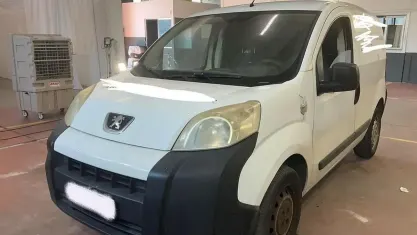 Usata Peugeot Bipper 68 CV (50 kW) 2011 Bianco Monovolume