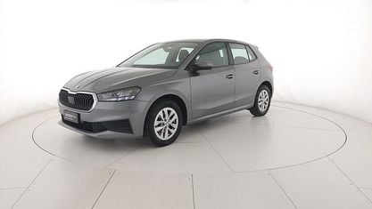 Usado Skoda Fabia Selection 95 CV (69 kW) 2022 Gris Utilitario