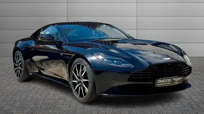 Usata Aston Martin DB11 510 CV (375 kW) 2020 Onyx black Coupé