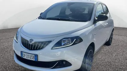 Usata 2023 Lancia Ypsilon Gold Utilitaria | 14.900 € (Buon prezzo)