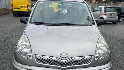 Gray Usata 2004 Toyota Yaris Verso Monovolume | 2500 € (Buon prezzo)