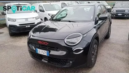 Nieuw Fiat 600E Red 114 kW (156 PK) 2025 Zwart SUV