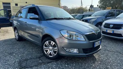 Grigio Usata 2012 Skoda Fabia Ambition Due volumi | 4399 € (Ottimo prezzo)