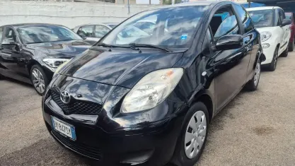 Usata Toyota Yaris 100 CV (73 kW) 2010 Nero Utilitaria