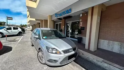 Usata Ford Focus Titanium 109 CV (80 kW) 2008 Grigio Berlina