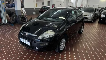 Usata Fiat Punto Evo Emotion 78 CV (57 kW) 2011 Nero Utilitaria