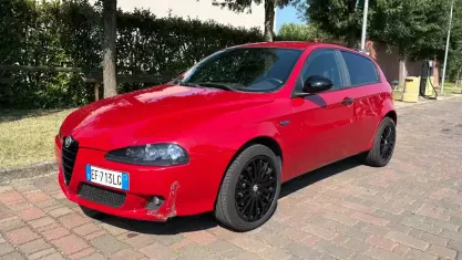Usata Alfa Romeo 147 Progression 105 CV (77 kW) 2010 Rosso Utilitaria