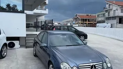 Usata Mercedes E220 Avantgarde 149 CV (109 kW) 2003 Berlina