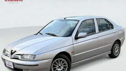 Usata Alfa Romeo 146 103 CV (75 kW) 1999 Argento Utilitaria