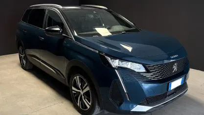 Usata Peugeot 5008 GTi 131 CV (96 kW) 2023 Blu metallizzato SUV