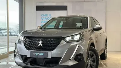 Usata Peugeot 2008 Active 101 CV (74 kW) 2022 Grigio SUV
