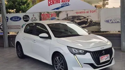 Bianco Usata 2021 Peugeot 208 Allure Due volumi | 11.900 € (Buon prezzo)