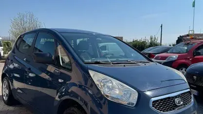Usata Kia Venga Active 90 CV (66 kW) 2012 Blu Utilitaria