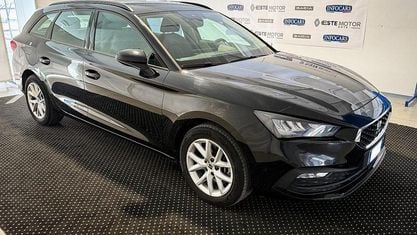 Usado Seat Leon Style 116 CV (85 kW) 2023 Negro Familiar